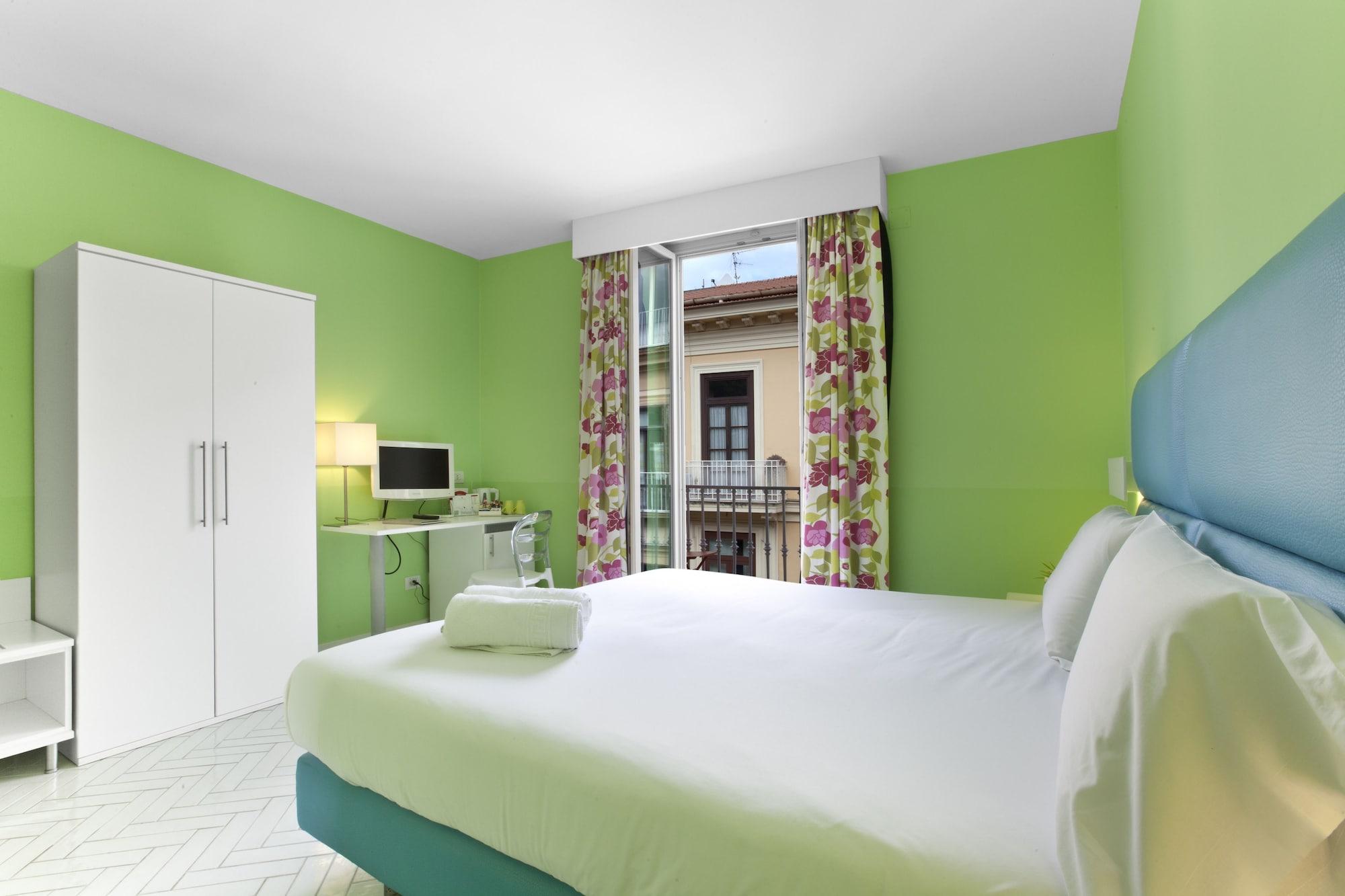 Palazzo Tasso Bed & Breakfast ซอร์เรนโต ภายนอก รูปภาพ