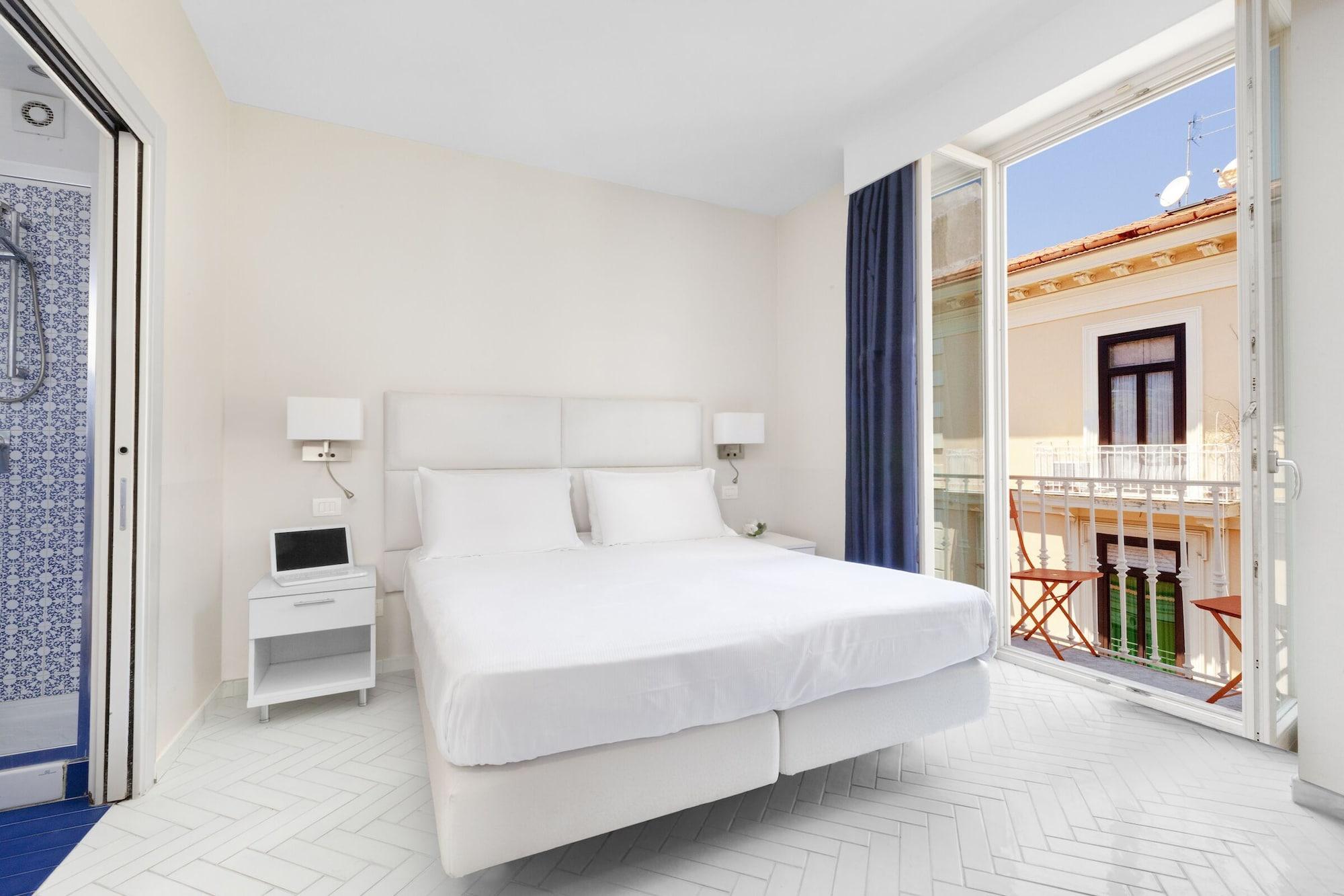Palazzo Tasso Bed & Breakfast ซอร์เรนโต ภายนอก รูปภาพ