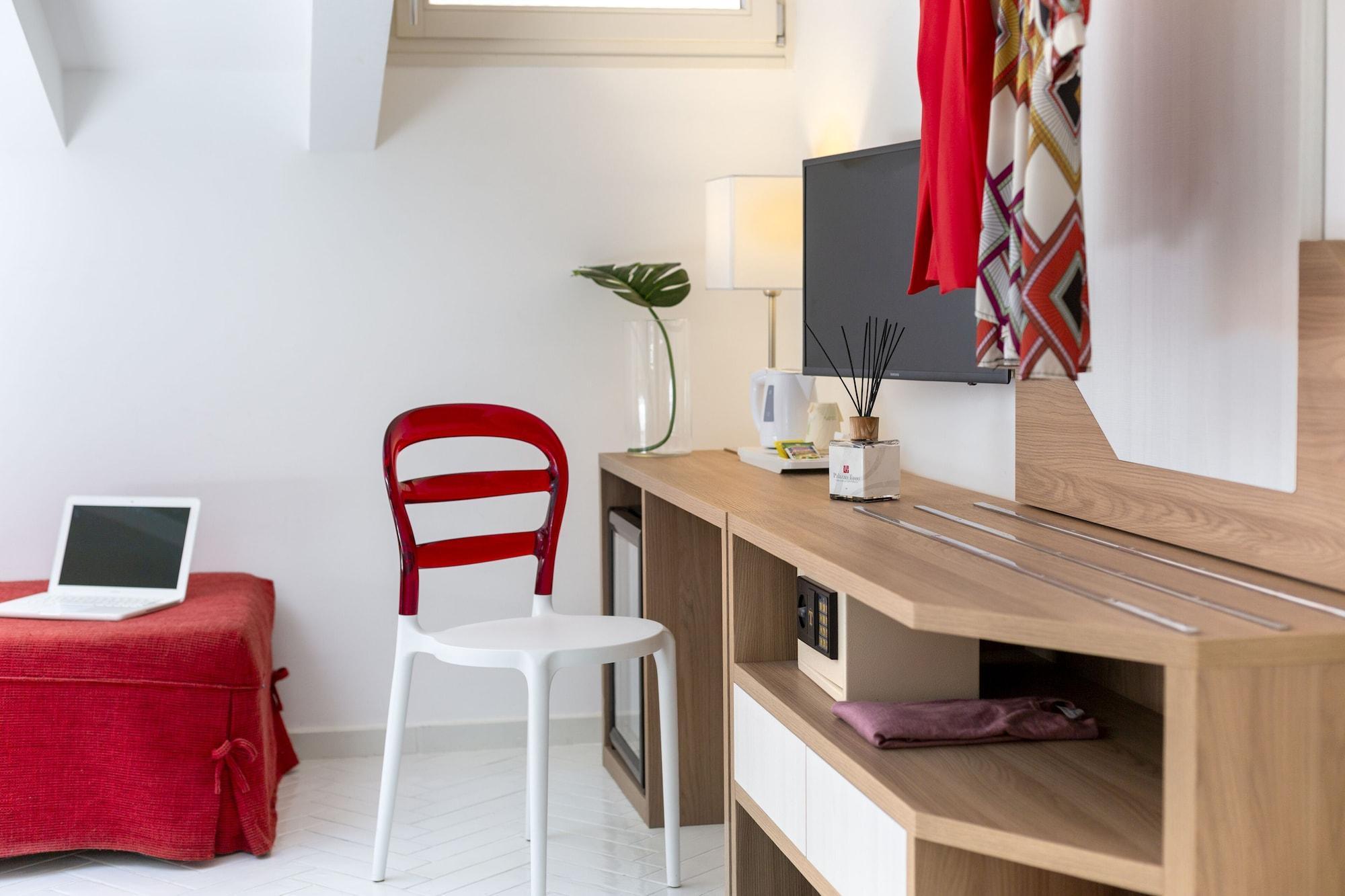 Palazzo Tasso Bed & Breakfast ซอร์เรนโต ภายนอก รูปภาพ