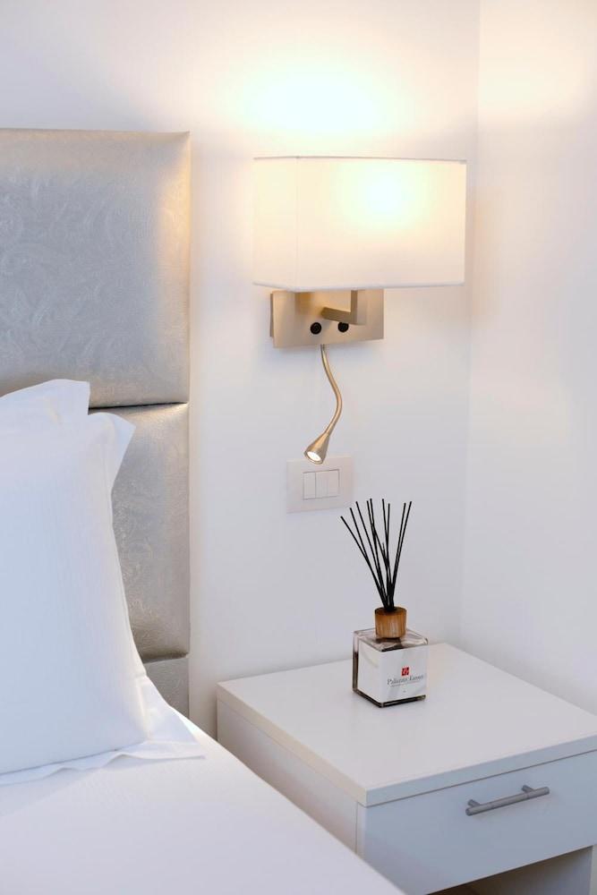 Palazzo Tasso Bed & Breakfast ซอร์เรนโต ภายนอก รูปภาพ