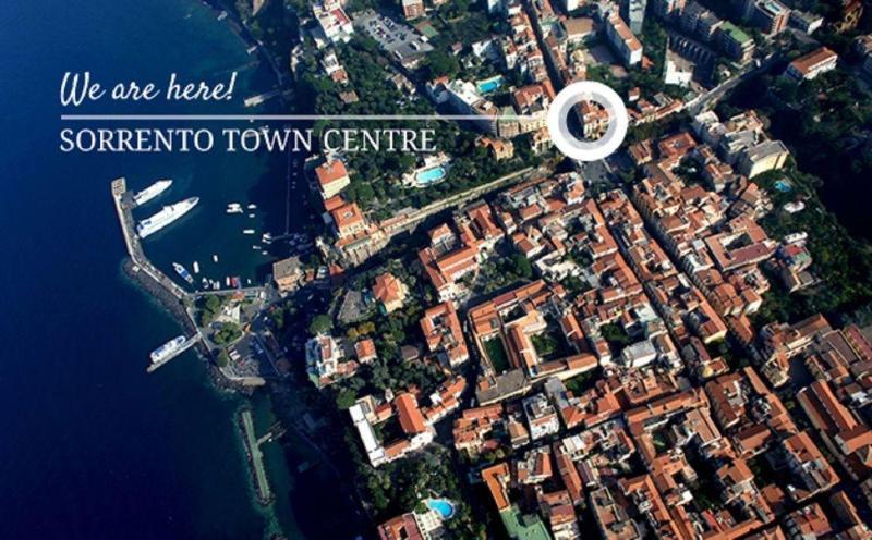 Palazzo Tasso Bed & Breakfast ซอร์เรนโต ภายนอก รูปภาพ