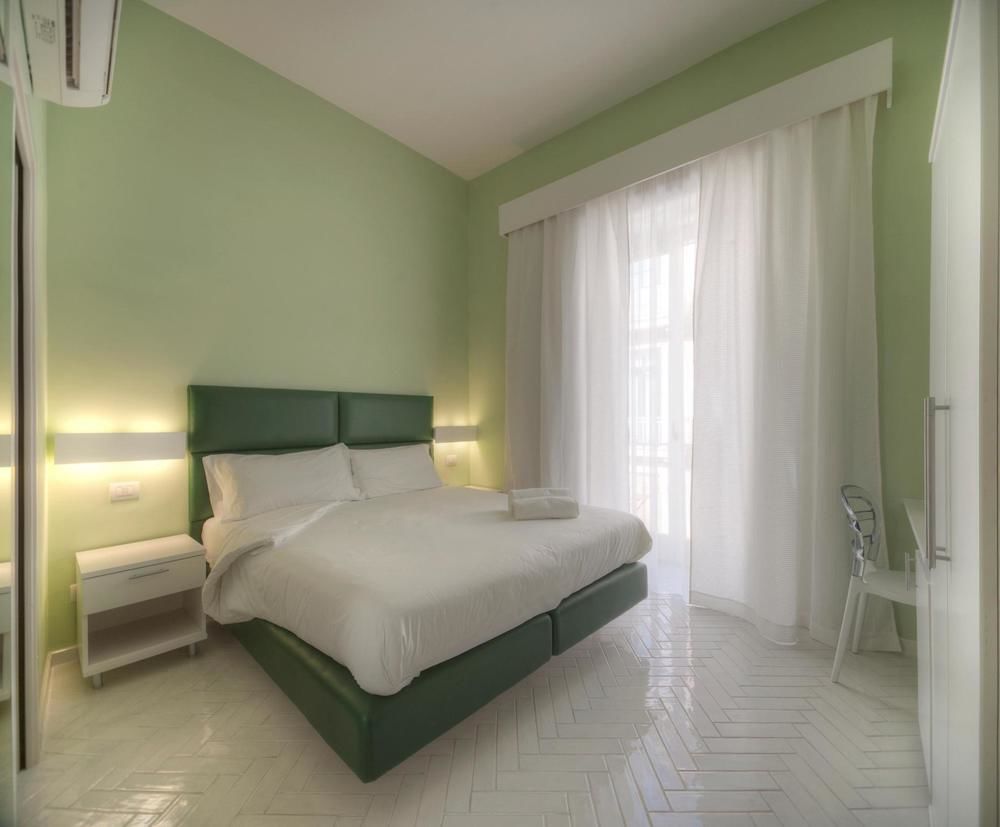 Palazzo Tasso Bed & Breakfast ซอร์เรนโต ภายนอก รูปภาพ