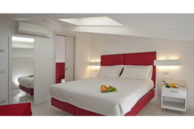 Palazzo Tasso Bed & Breakfast ซอร์เรนโต ภายนอก รูปภาพ
