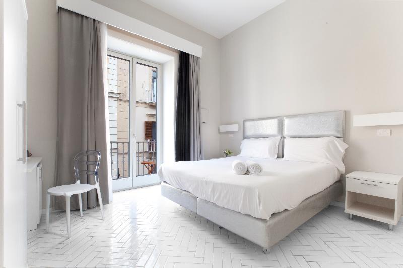 Palazzo Tasso Bed & Breakfast ซอร์เรนโต ภายนอก รูปภาพ